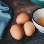 Что скрепляет, белок или желток яйца?